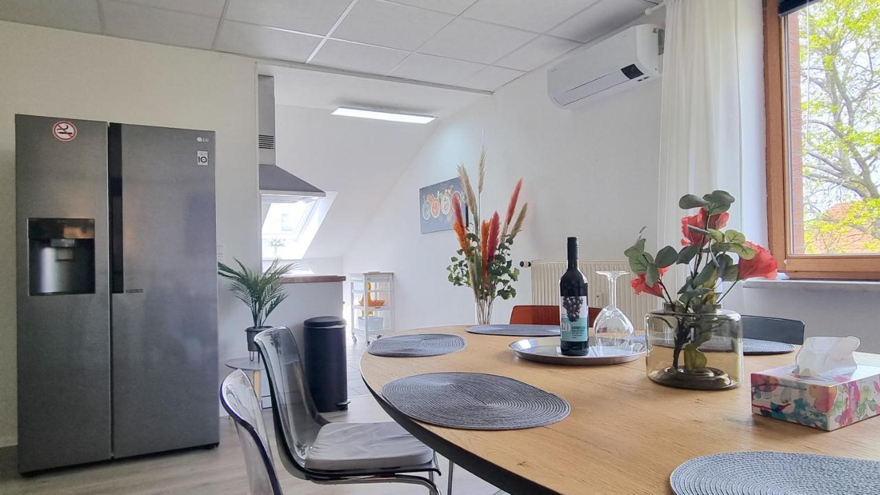 Apartment Wohnung: Workaholic Bis 6 Personen, Klima, 3x Tv *