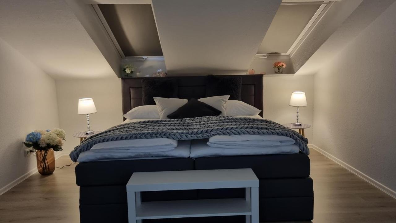 Apartment Wohnung: Workaholic Bis 6 Personen, Klima, 3x Tv *