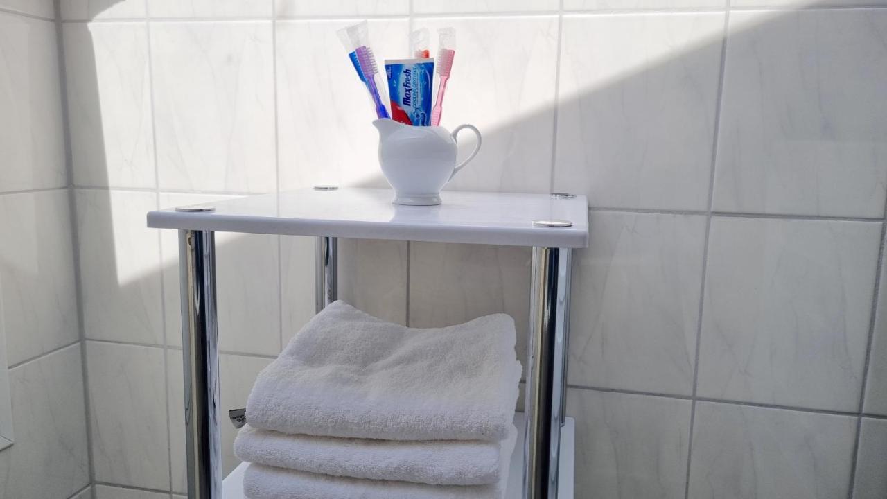 Apartment Wohnung: Workaholic Bis 6 Personen, Klima, 3x Tv *