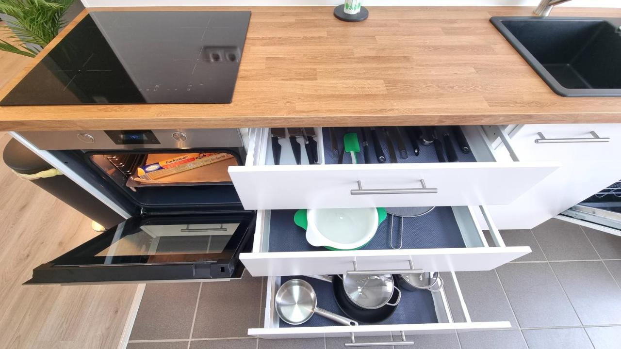 Apartment Wohnung: Workaholic Bis 6 Personen, Klima, 3x Tv *